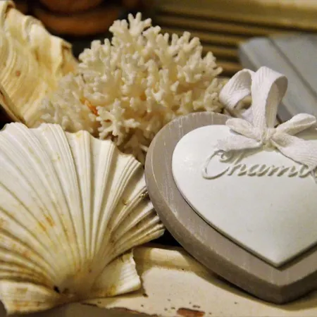 Mare Old Town Center 招待所