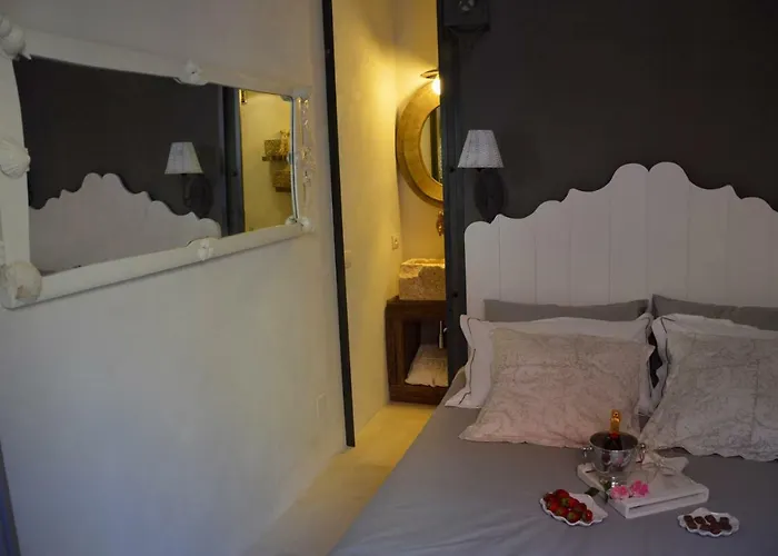 Mare Old Town Center Guest house 4*