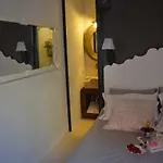 Mare Old Town Center בית הארחה 3*